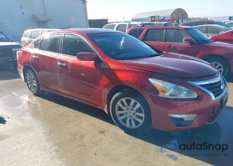 2015 Nissan Altima 2.5 S from USA, damaged, VIN 1N4AL3AP1FN877381